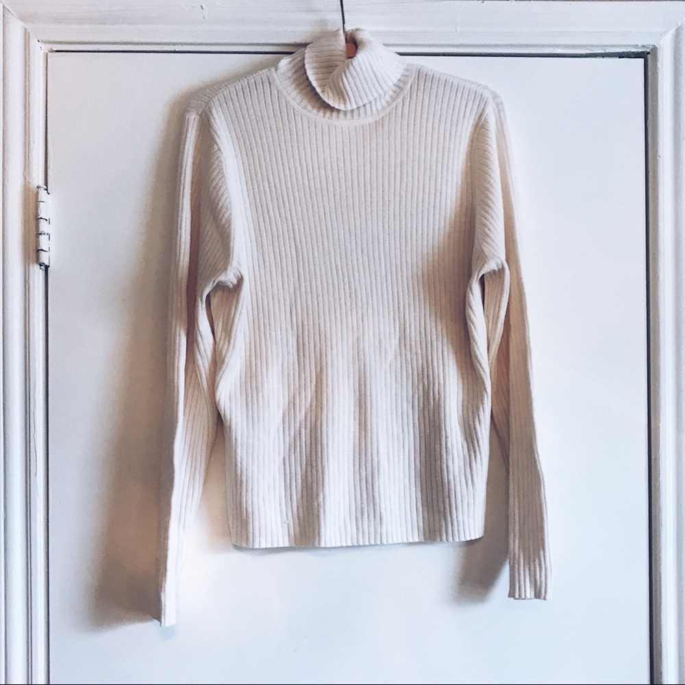 🍁 Ivory Ribbed Turtleneck